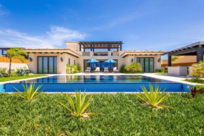 Luxurious 4BR On 14th Fairway Watch PGA